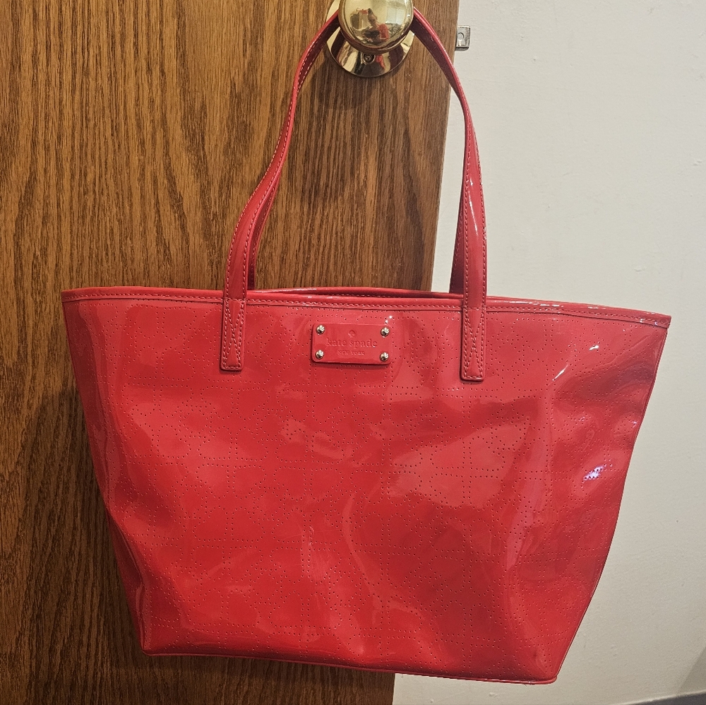 Kate Spade Gloss Red‎ Purse